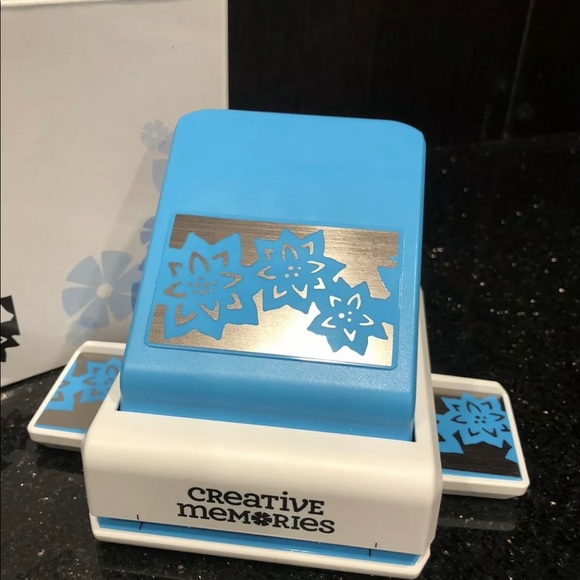 Creative Memories Merry Blooms Poinsettia Standalone Decorative Border Punch NEW - Picture 4 of 9